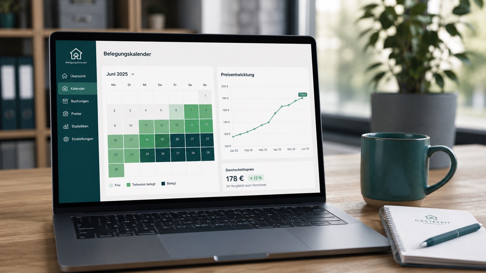 Laptop-Bildschirm zeigt den übersichtlichen Belegungskalender einer durch Favorent verwalteten Ferienwohnung.
